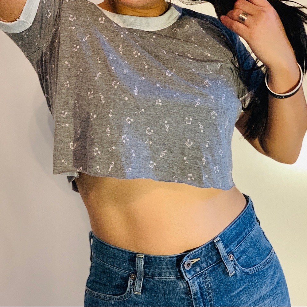 Cute grey crop shirt.